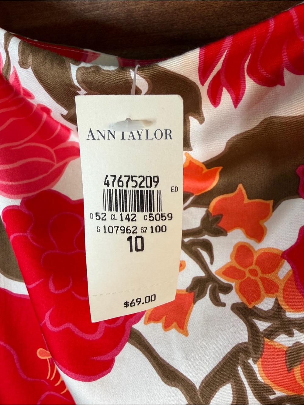 Ann Taylor Floral Pencil Skirt in White, Pink & Red Size 10 💕❤️🌸 - Picture 4 of 7
